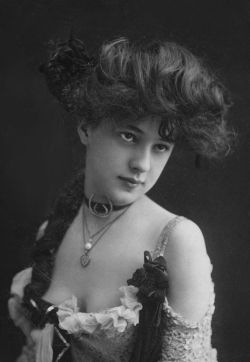 silent–era:  Evelyn Nesbit c. 1901