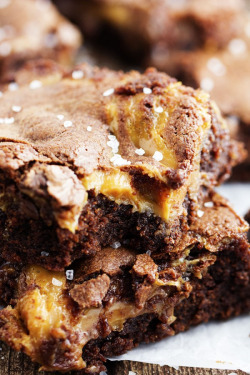 verticalfood:  Salted Caramel Brownies 