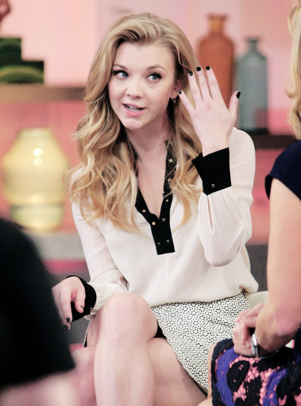 upsydedown:  Natalie Dormer on Good Morning America (11.14.2014) 