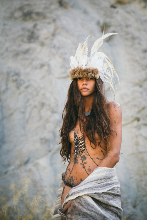 bohemiandiesel:  http://bohemiandiesel.com/photography/shoots/tribal/taiana