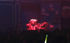 sol-tama:  “If you’ve never kissed before, you can try it on the nearest person. It doesn’t matter if it’s a guy!” 