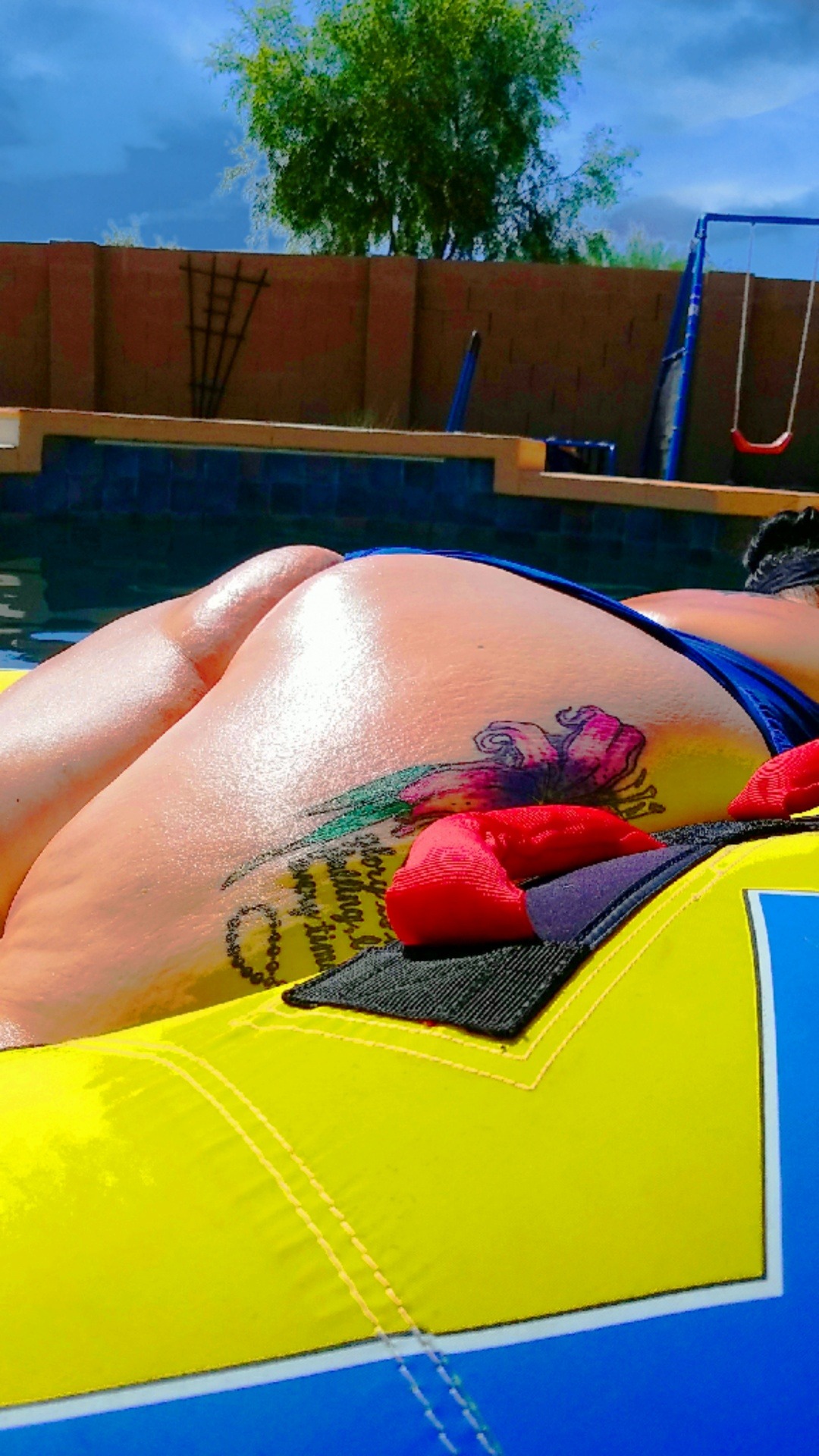azbihotwife:  azbbwcpl:  Enjoying this warm weather watching @azbihotwife soak up
