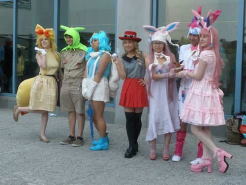 Fanime pics 2/3! I&rsquo;m the White again :B Black in first and second pics: caffeinatedcraftin