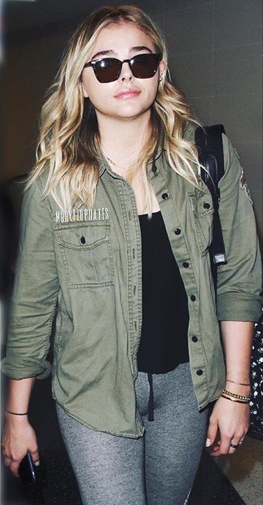 youngteensonly:  candidmaine:  Duuuude shes the best i love her paparazzi pictures!