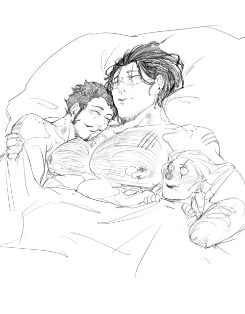 Mihawk Busted Out A New Nightgown And The Girlies Were Fighting For A Chance To Be In His Presence