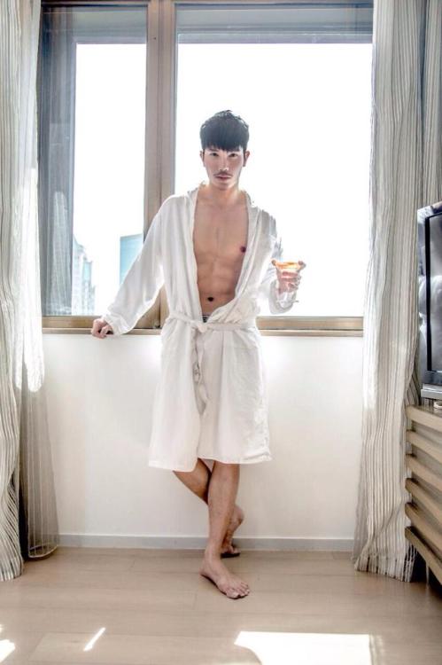 bbbtm13:  Kevin Lee, sexy leanfit Chinese model from Hong Kong. Reblog & follow me for more surprise!