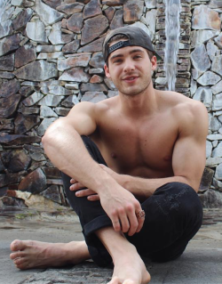 barefootnfamous:  Cody Christianhttp://barefootnfamous.tumblr.com/tagged/cody-christian