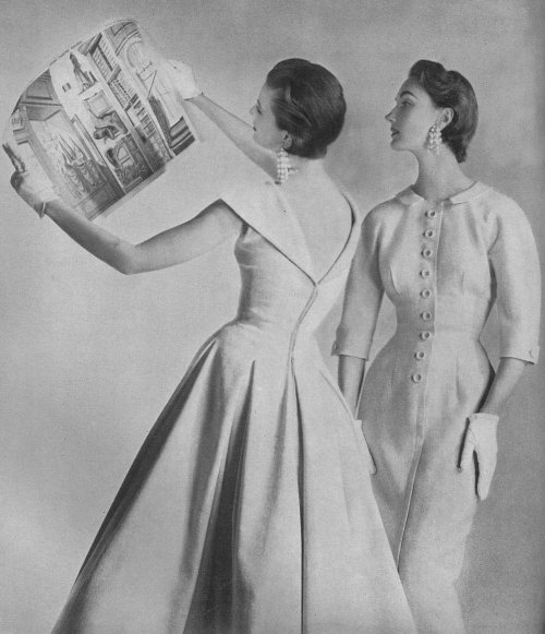 Mary Jane Russell and Evelyn Tripp viewing artwork. Photo by Louise Dahl-Wolfe for Harper’s Ba