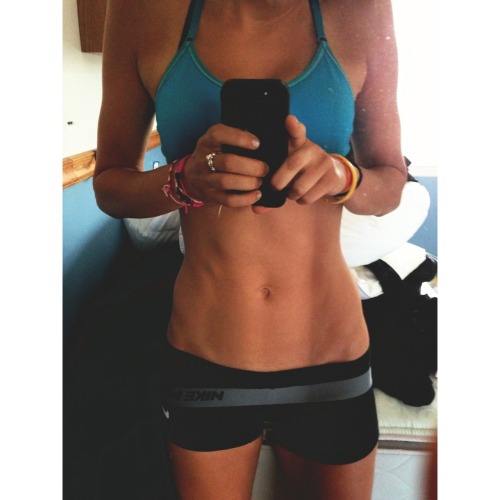 fitnessisfitfor-me: shewillbe-fit: aubernutter: Struggling with working out but still binge free 