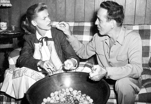 deforest:Humphrey Bogart and Lauren Bacall at home, 1940s 