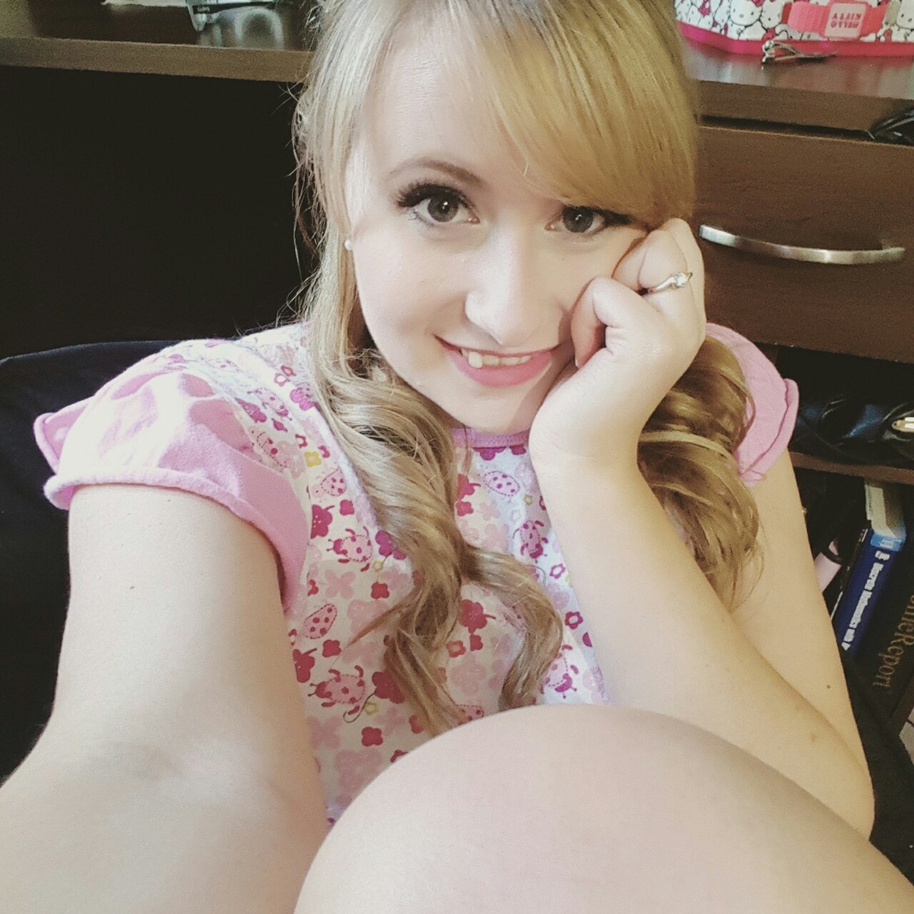 littlemisspixels:  It’s so nice to come home from work and just let everything