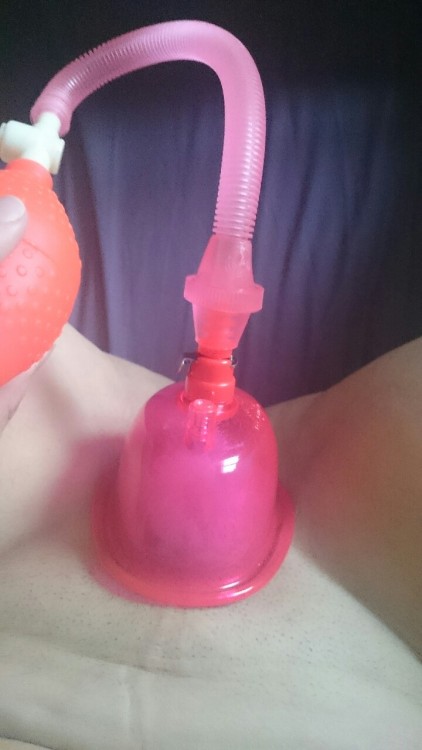 naughtylittlegirlxxxxx: Decided to try my pussy pump again this morning, hoping for nice swollen lip