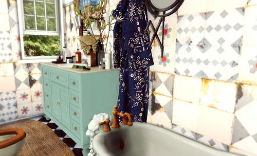 blackmojitos:iris cutie bathroom // sink vanity | mirror | robe | folding mirror | vase with branche