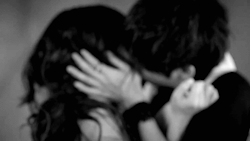 romancepics:  The Awesome Benefits of Kissing   I want this.. I want to be with you I want to feel your sweet lips on mine..