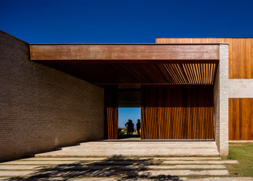 {Bonus post from one of my favourite Brazilian designers, Arthur Casas.} viaH&H is on Pinterest