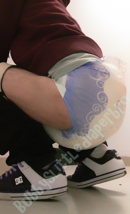 bubbyslittlediaperbro: Showing off my Cushies in the stairs before getting back home.