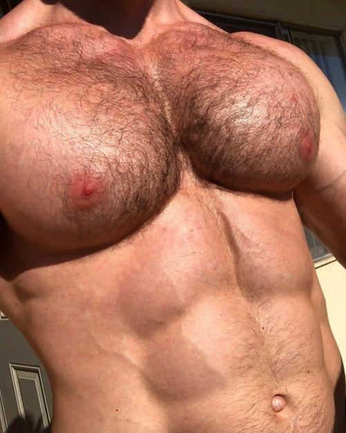 mega-panther:  ty3141:  Hot sexy hairy beefcake.