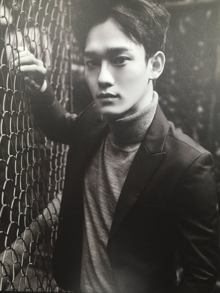 dailyexo:  Chen - 151228 2016 Season’s Greetings official calendar, Chinese versionCredit: