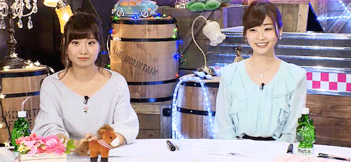 masatokusaka: Since this past week’s episode of Friday TheNIGHT aired on the fifth Friday of the month, all 4 of the weekly assistant MCs appeared together for the first time! And since it was technically already April 1st, they surprised Ayachan by