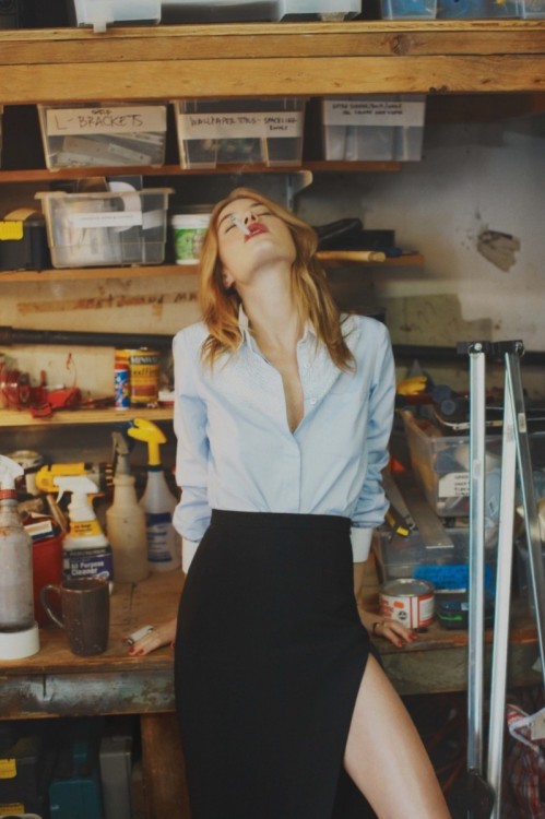supermodelgif:camille rowe photographed by guy aroch for so it goes magazine