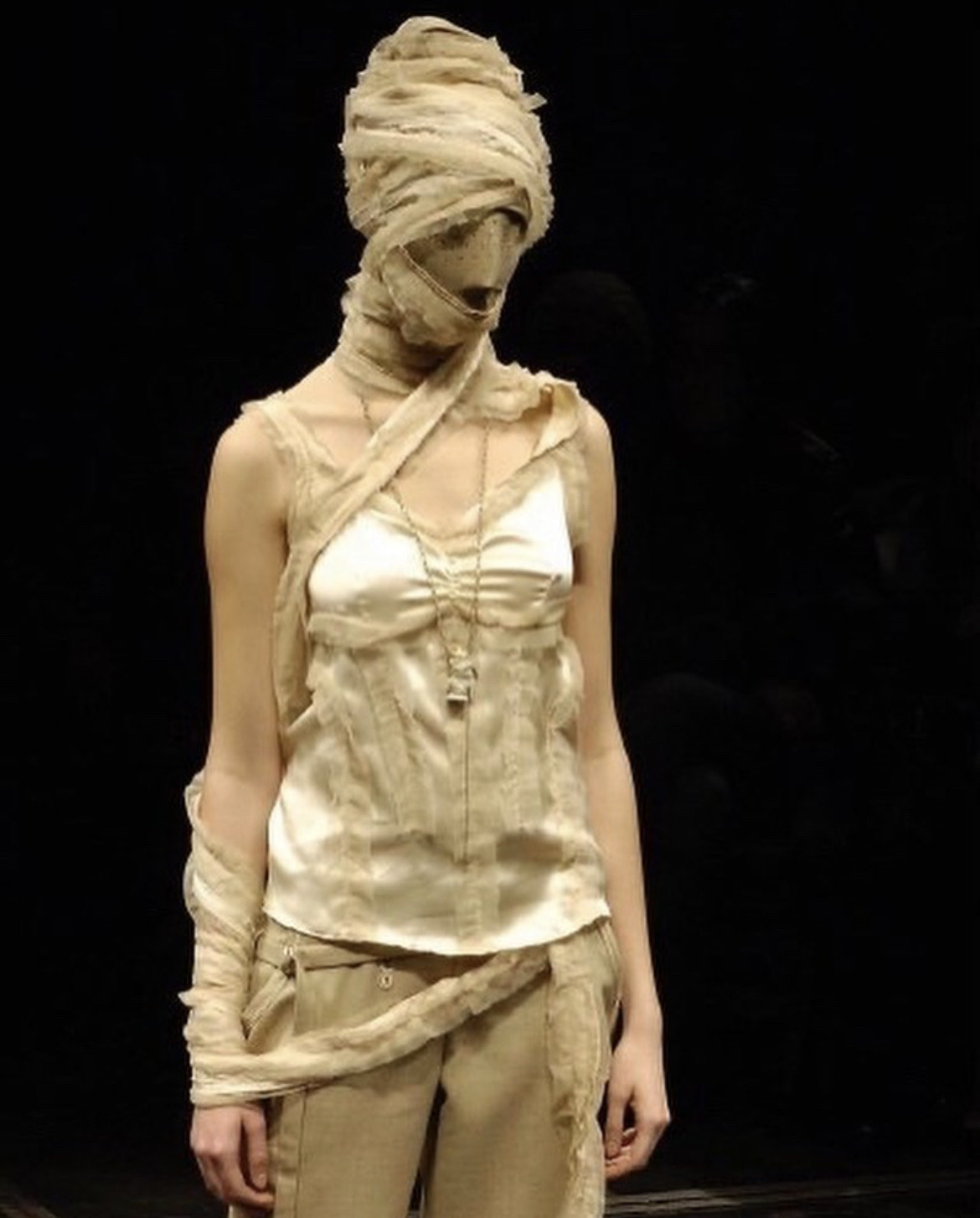 Archive/Avant-garde Fashion — Undercover Spring 2004 Ready-to-wear 