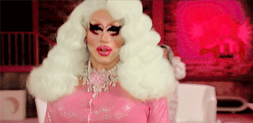 mallstars3:  my two ever-changing moodsTrixie AS3, Katya AS2