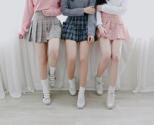 screaminoutfits:  styles and everything nice. 