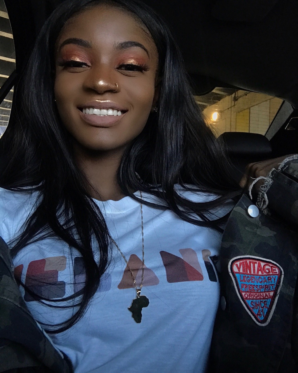 armandatounghui:  https://m.youtube.com/GlowPrincesss  Your smile melts my heart