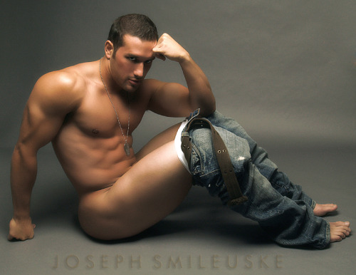 jrodrig8:  indianatractorboy:  Archive Indiana Tractor Boy…AIM HIGH    Mmmmmmmm
