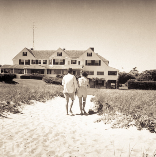 Kennedys at the beach