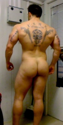 Latindude28:  Tatts.. Muscles.. Marine.. And Assss.. Jus Can’t Go Wrong. . Hot