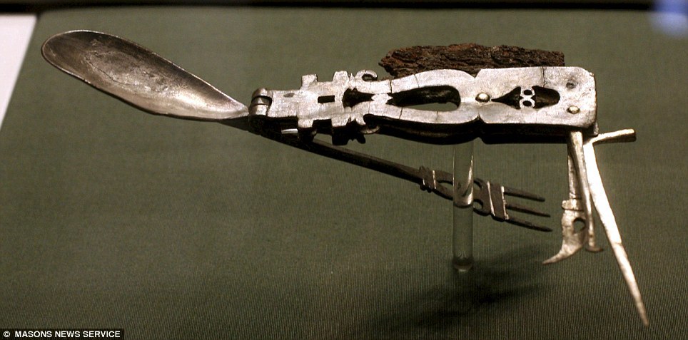 The Fitzwilliam Museum - Look, think, do: Roman Swiss Army Knife