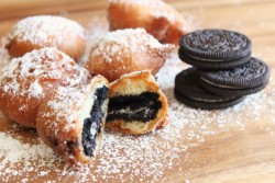 fullcravings:  Fried Oreos