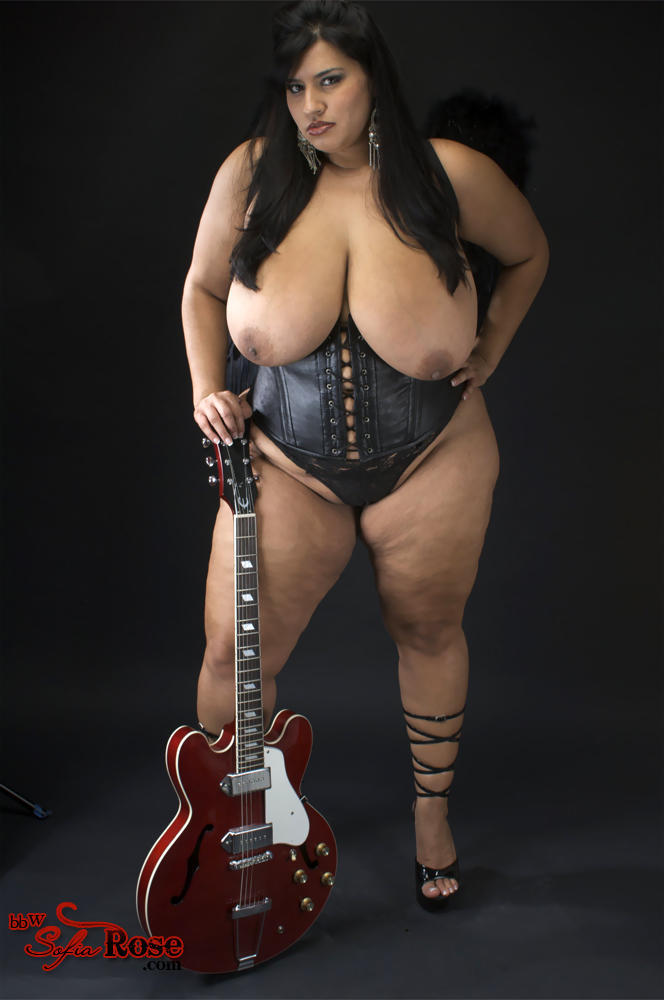 templeofcurvygoddesses:  tumblr batch upload bloadr.com (FB) 