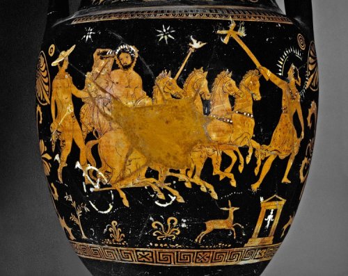 honorthegods: South Italian red figured pottery volute krater by the Iliupersis Painter, 370 - 