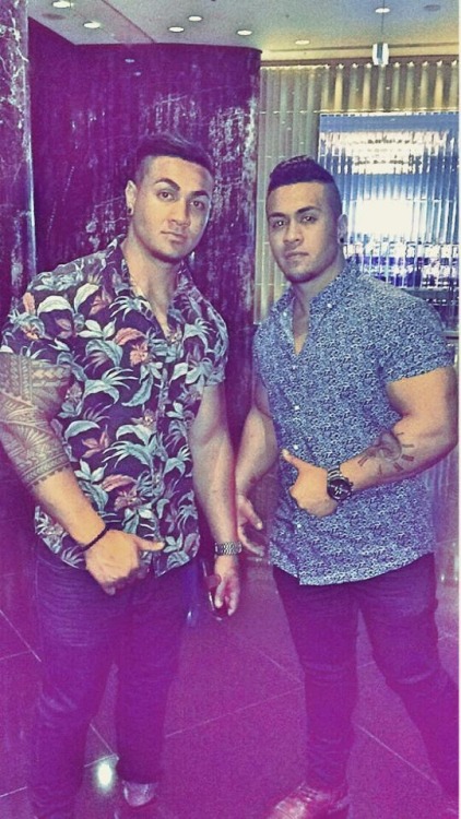 tonganbooty:  tet1994:  👌🏽  Safar brothers😍👅