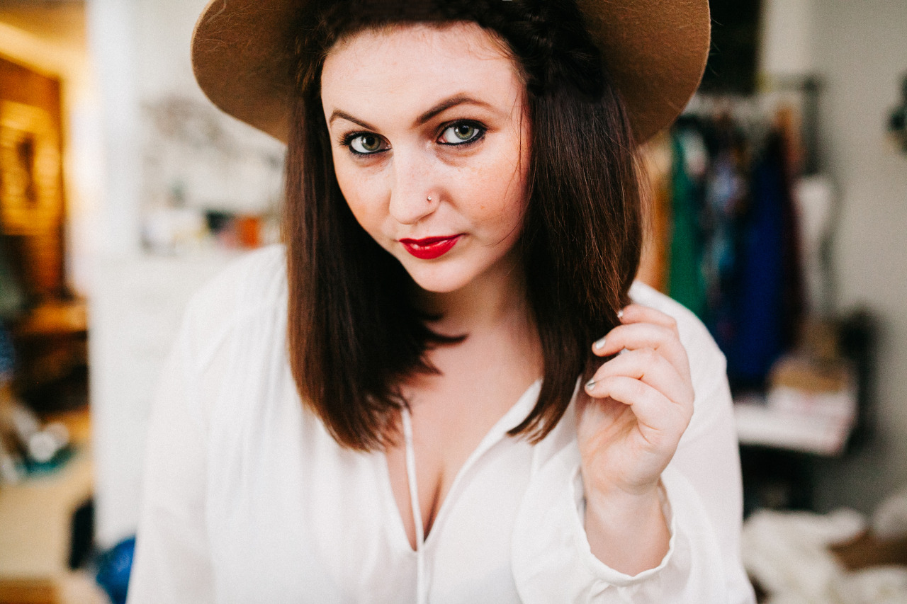 imthecatlady:  I decided to put on makeup and take pictures of myself on my big girl