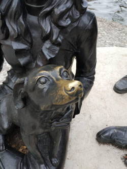 feytouched:don&rsquo;t talk to me i&rsquo;m thinking about dog statues turned