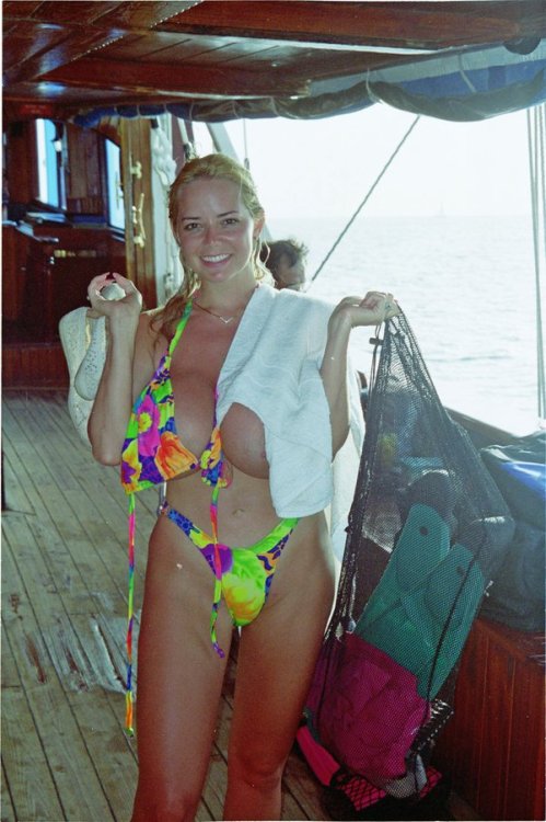 I would pay a year’s salary to go snorkeling with Traci Topps in a gorgeous reef. 