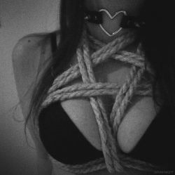 ravenhairedbeauty0114:  Bound