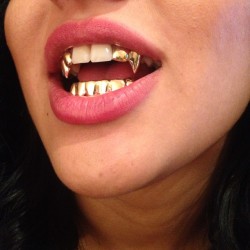 sinceremrmula:  Fri 😺 #grillz #gold #grills