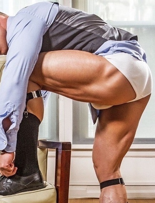 phallic-thighs:  Consider yourself fully