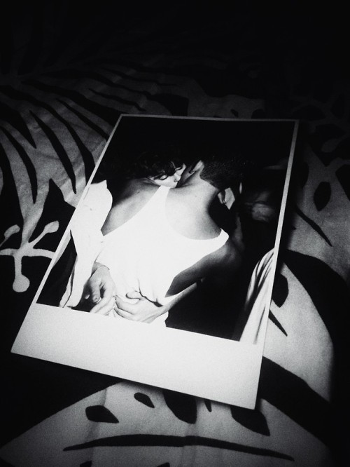 huilendnaardeclub:  “I wanna be with her all night and day, but my love’s so fucking far away”, 2019
