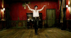 midnightmurdershow:    What We Do in the Shadows (2014) Directed by Jemaine Clement and Taika Waititi    