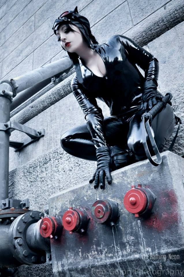 kamikame-cosplay:  Great Cat Woman from DC Comics by Its Raining Neon. Photos by Shape.