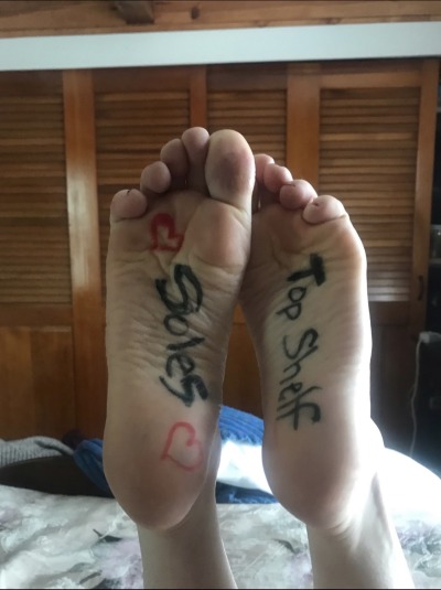 bisexualbeech:topshelfsoles-x-topshelfbooking:Shout out to the beautiful soles of