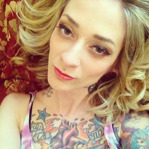Just shot something verrrry pretty for @zivity .lunch time!!