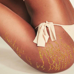 wetheurban:  Sara Shakeel Turns Stretch Marks Into Glittery Works Of Art “accidental” collage artist Sara Shakeel reveres stretch marks by filling them with glitter. They are, after all, symbols of a women’s experience and growth—so why shy them? 