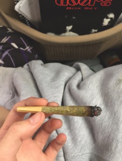 psychedelic-freak-out:  Found this in my camera roll, a joint rolled by yours truly