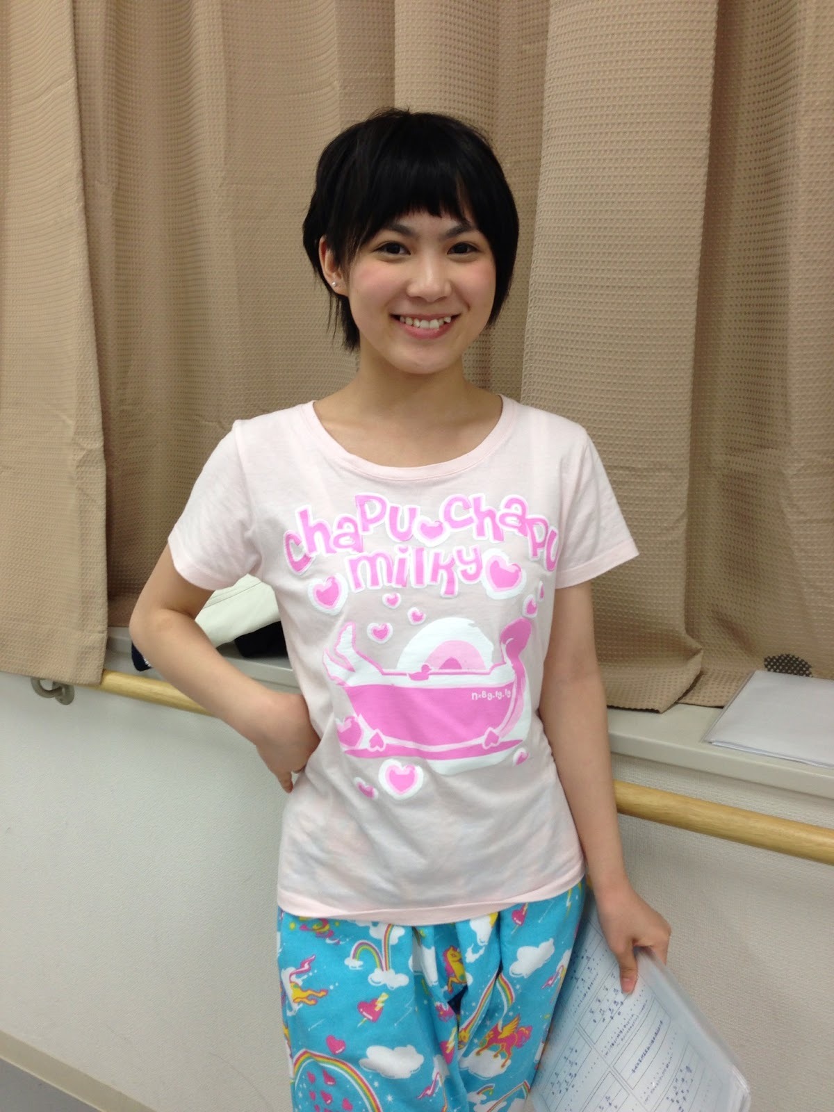 girls48: she kinda looks like a girl here xD what’s with the t-shirt? “chapu